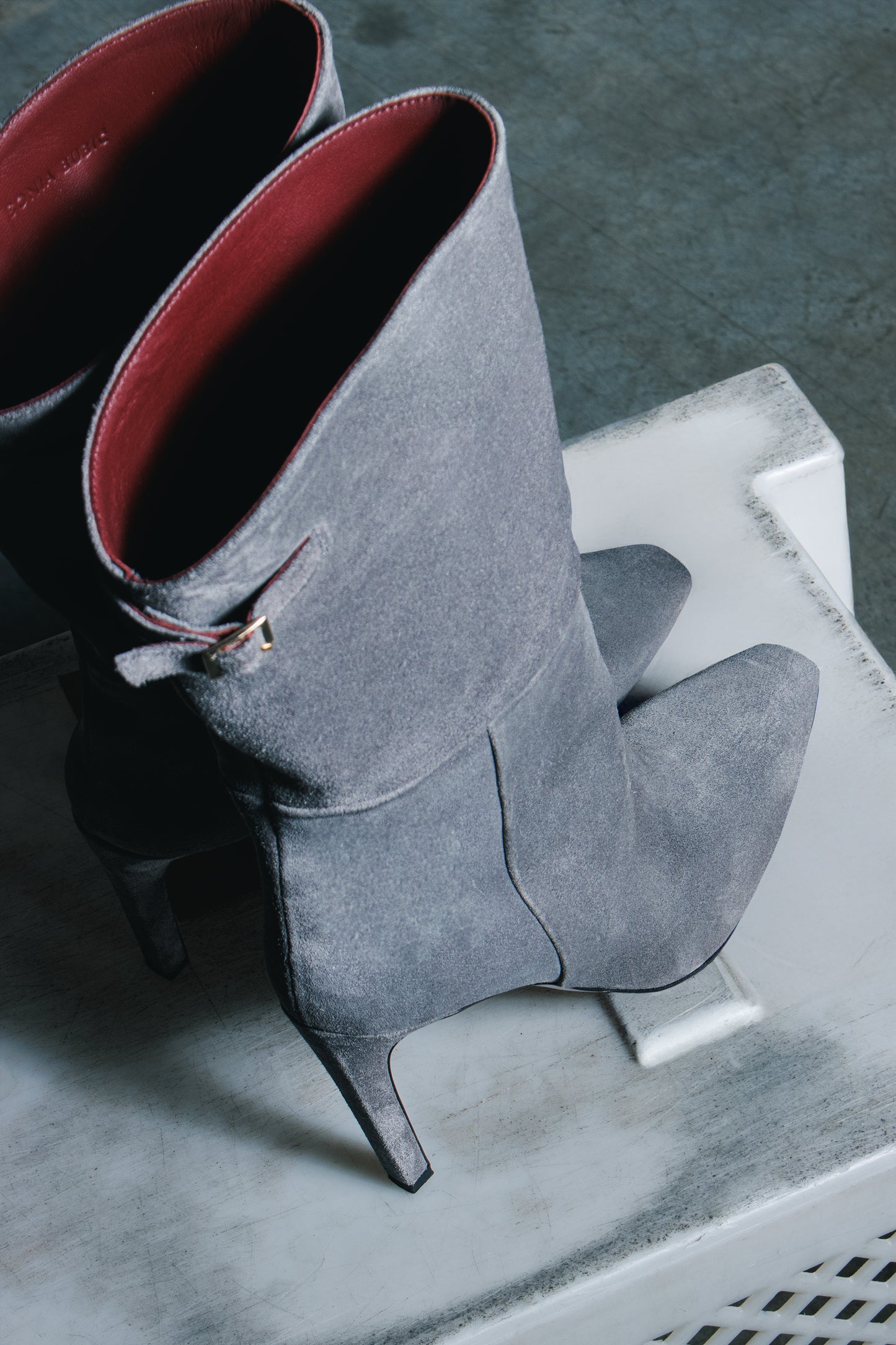 JULIA BOOTIES IN SUEDE GREY LEATHER