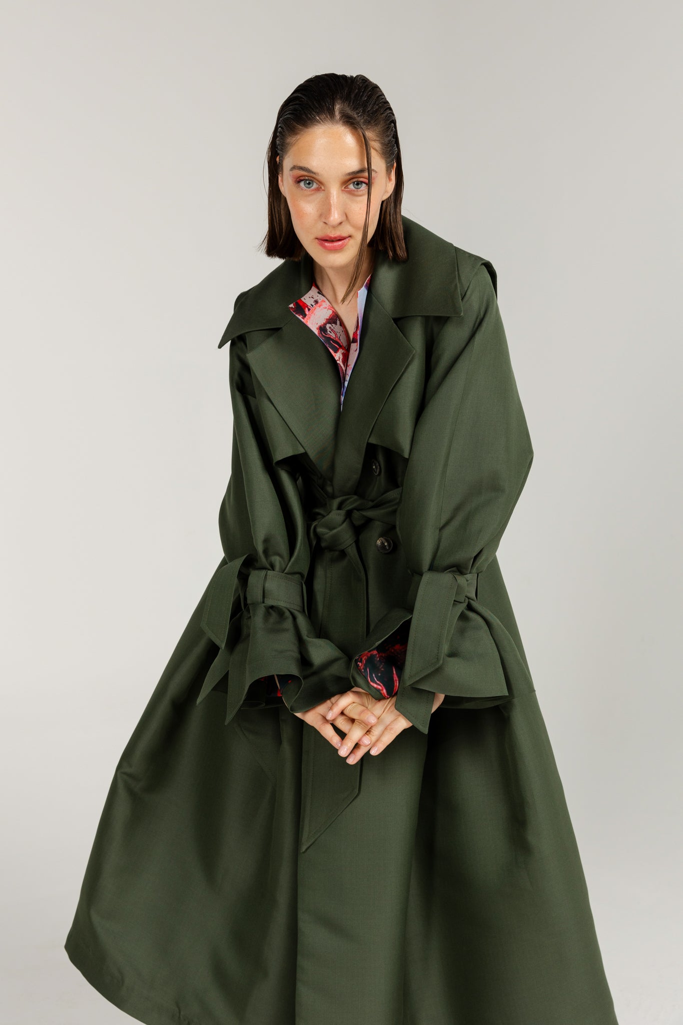 ESSENTIAL TRENCH COAT 02