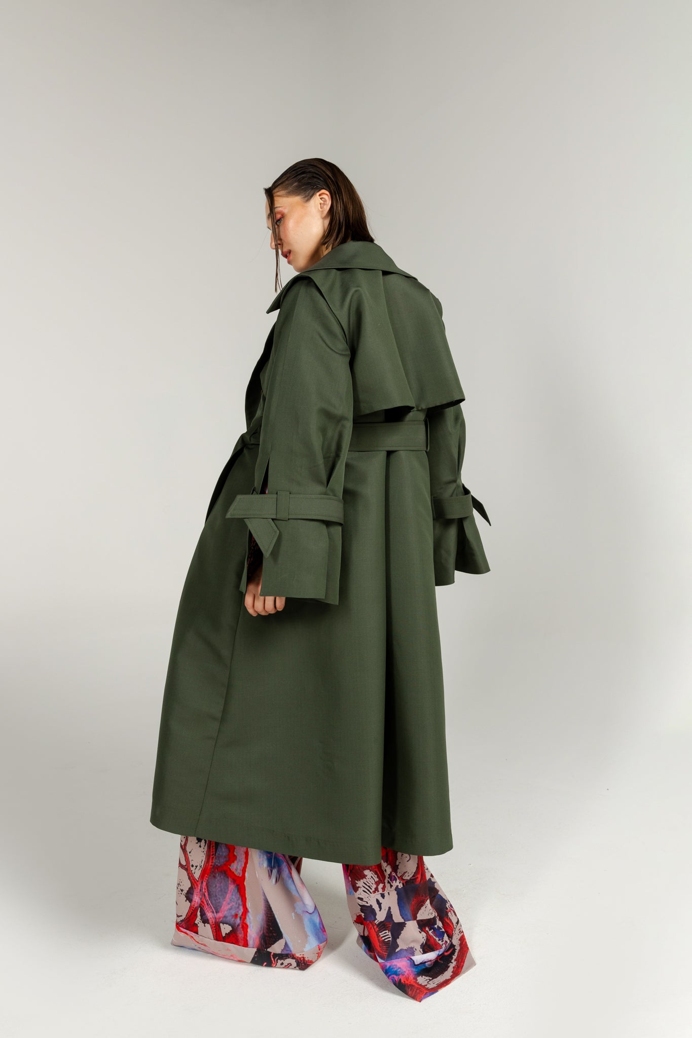 ESSENTIAL TRENCH COAT 02