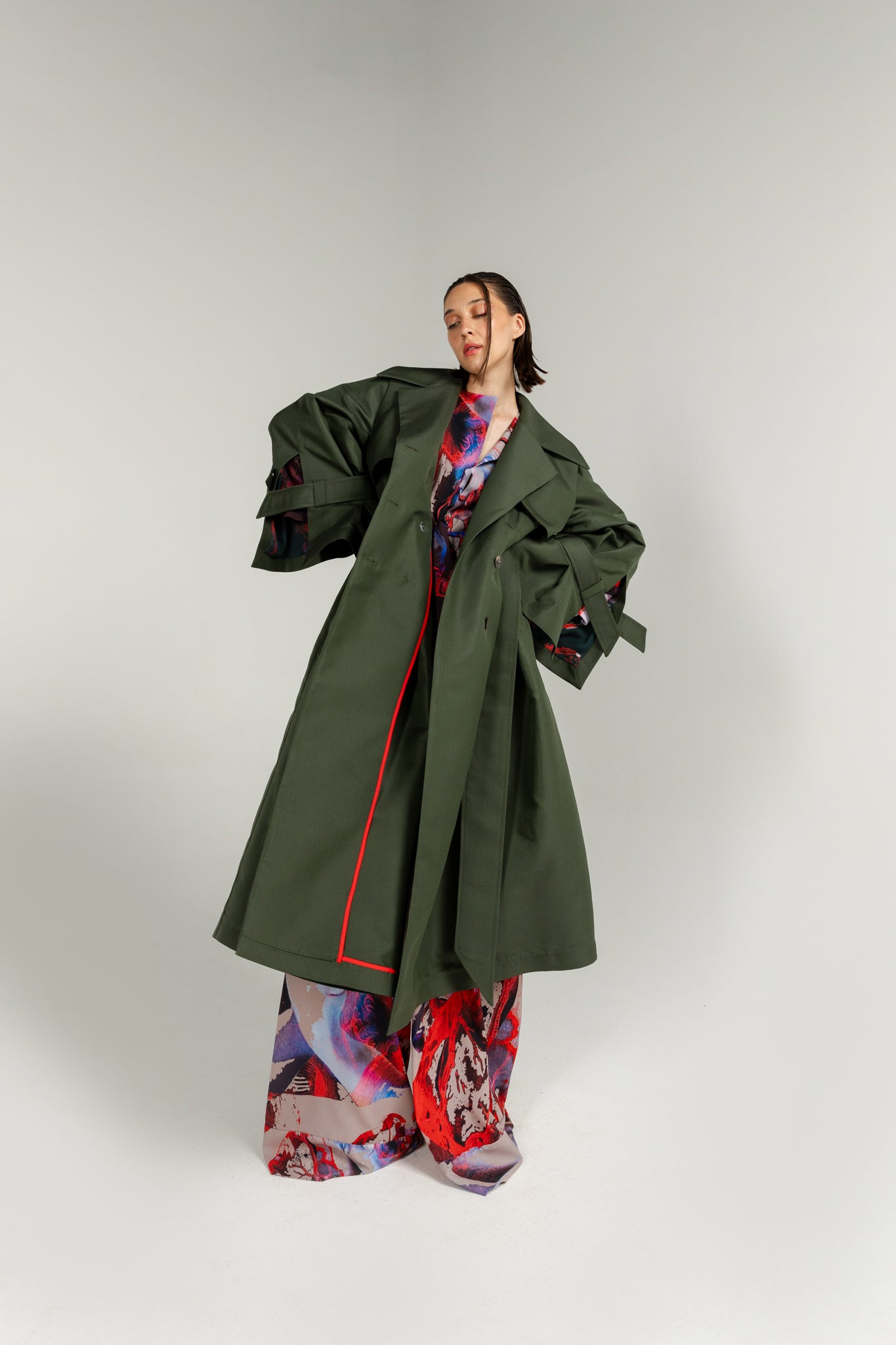 ESSENTIAL TRENCH COAT 02