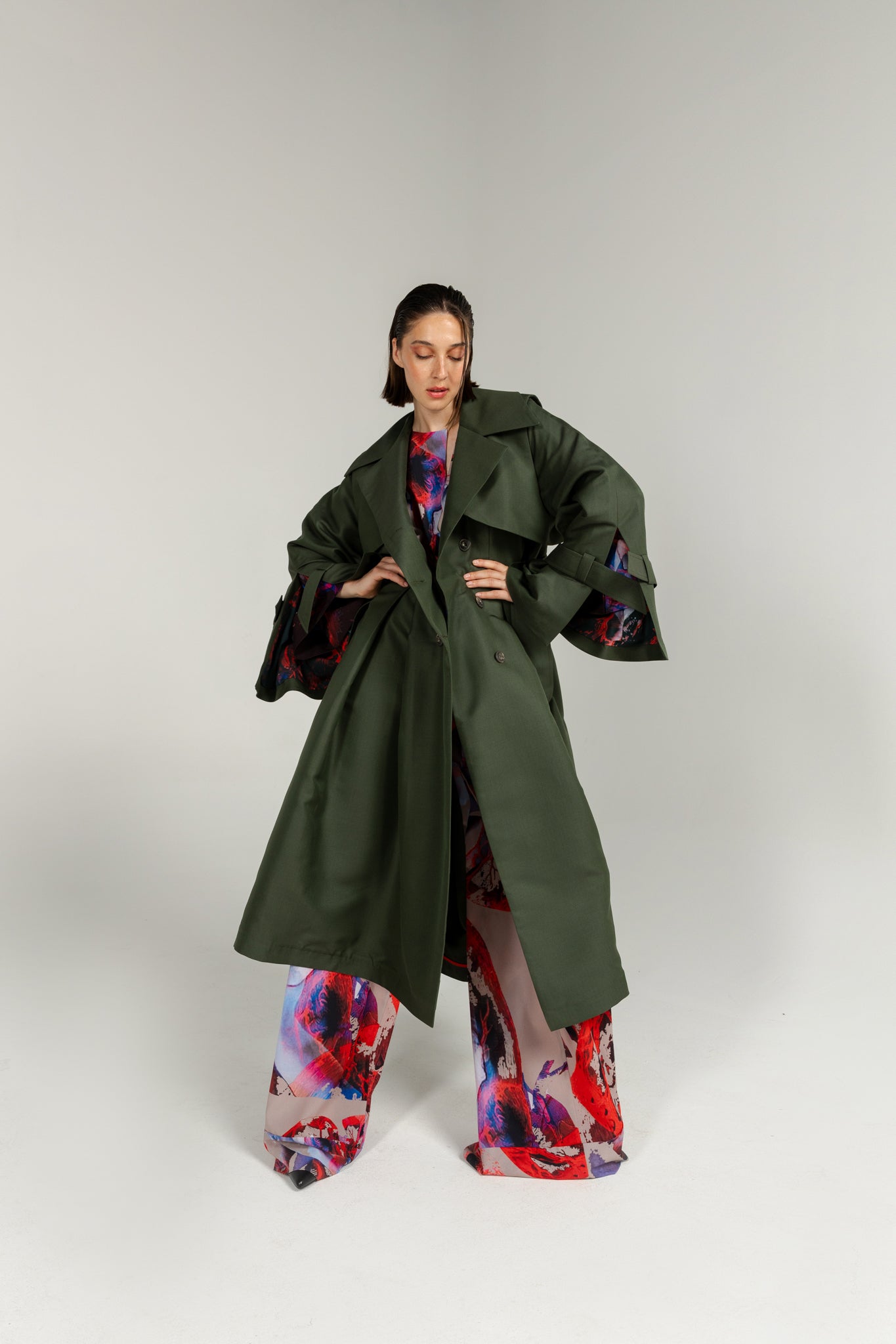 ESSENTIAL TRENCH COAT 02